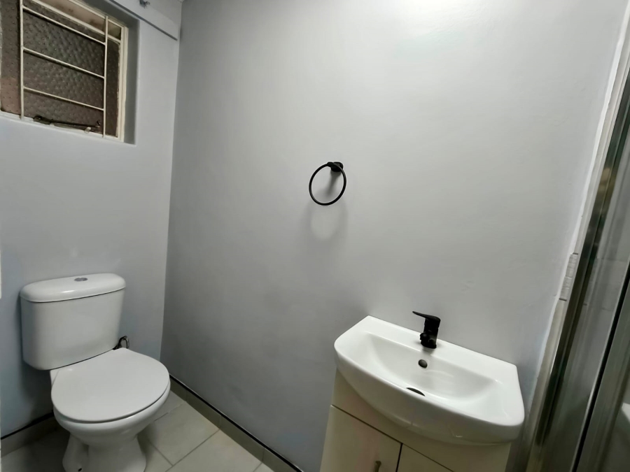 To Let 2 Bedroom Property for Rent in Three Rivers Proper Gauteng