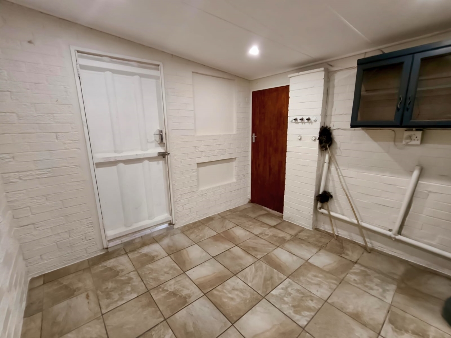 To Let 2 Bedroom Property for Rent in Three Rivers Proper Gauteng