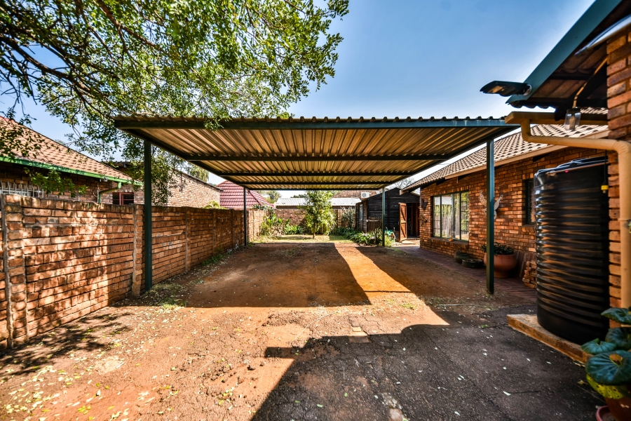 3 Bedroom Property for Sale in Sinoville Gauteng