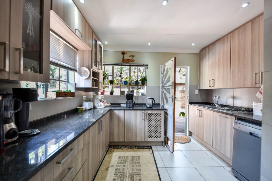 3 Bedroom Property for Sale in Sinoville Gauteng