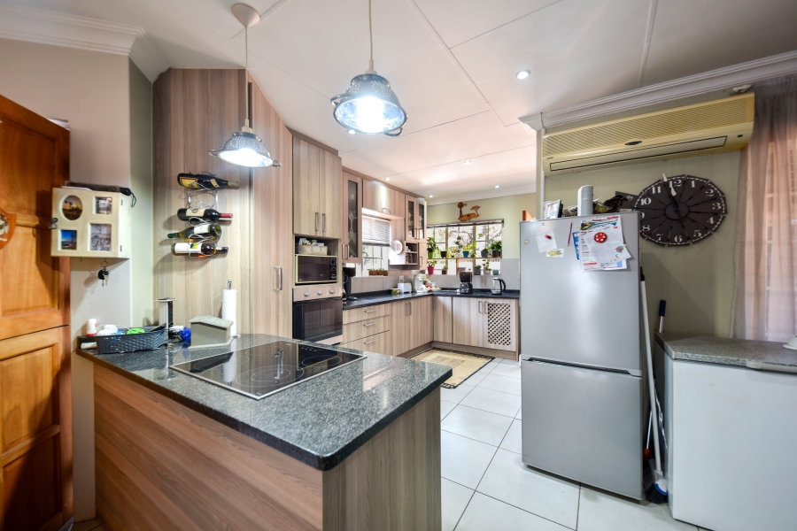 3 Bedroom Property for Sale in Sinoville Gauteng