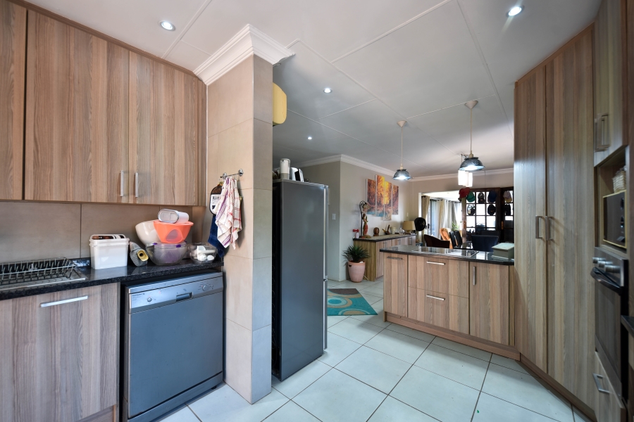3 Bedroom Property for Sale in Sinoville Gauteng