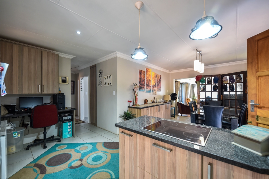 3 Bedroom Property for Sale in Sinoville Gauteng
