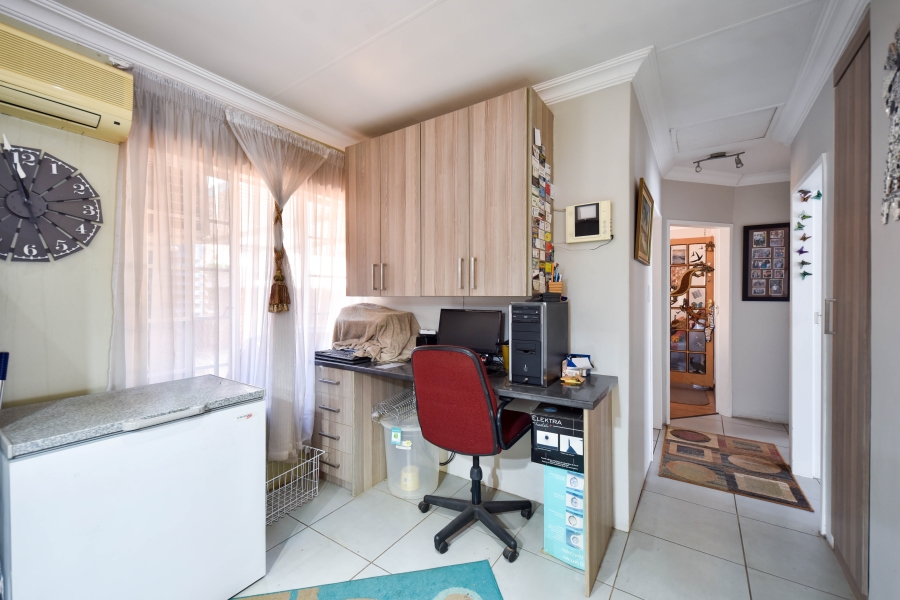 3 Bedroom Property for Sale in Sinoville Gauteng