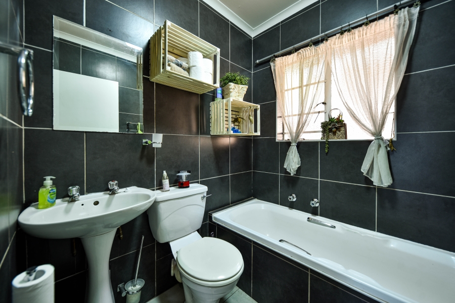 3 Bedroom Property for Sale in Sinoville Gauteng