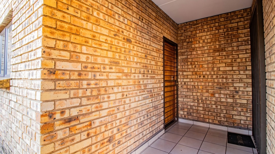 2 Bedroom Property for Sale in South Crest Gauteng