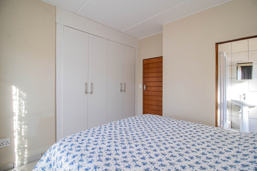 2 Bedroom Property for Sale in South Crest Gauteng