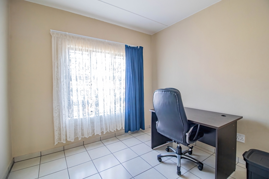 2 Bedroom Property for Sale in South Crest Gauteng