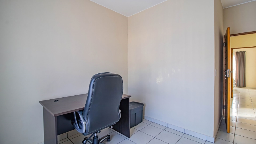 2 Bedroom Property for Sale in South Crest Gauteng