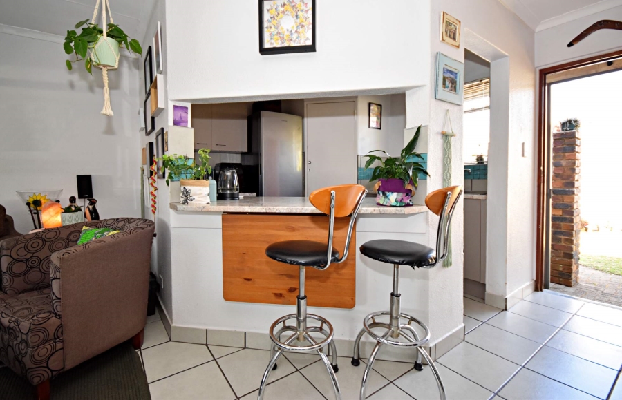 2 Bedroom Property for Sale in Sonneglans Gauteng