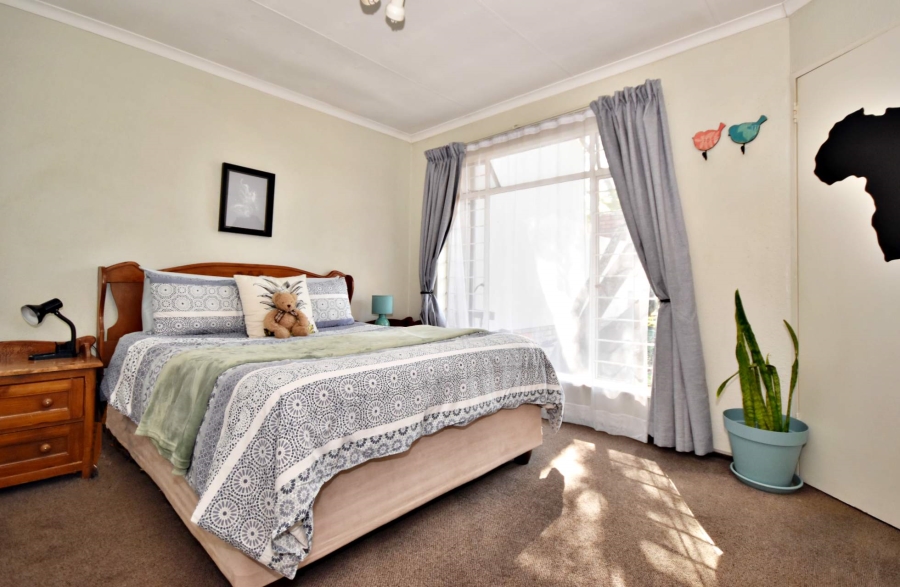 2 Bedroom Property for Sale in Sonneglans Gauteng
