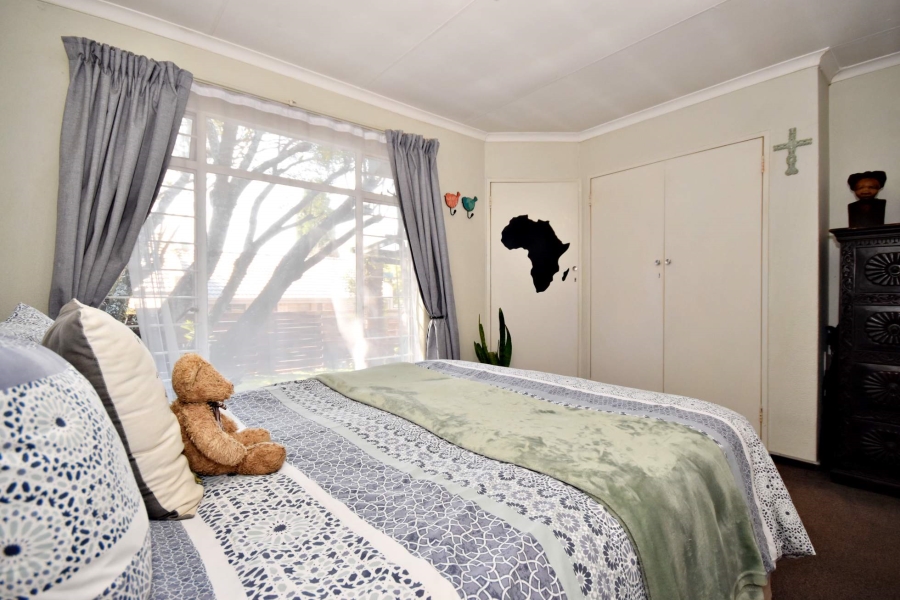 2 Bedroom Property for Sale in Sonneglans Gauteng