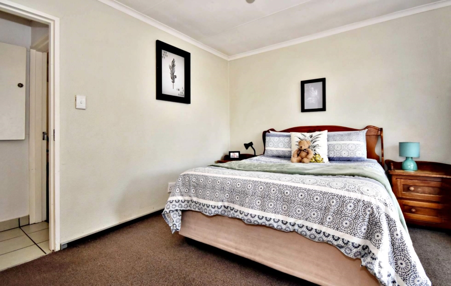 2 Bedroom Property for Sale in Sonneglans Gauteng