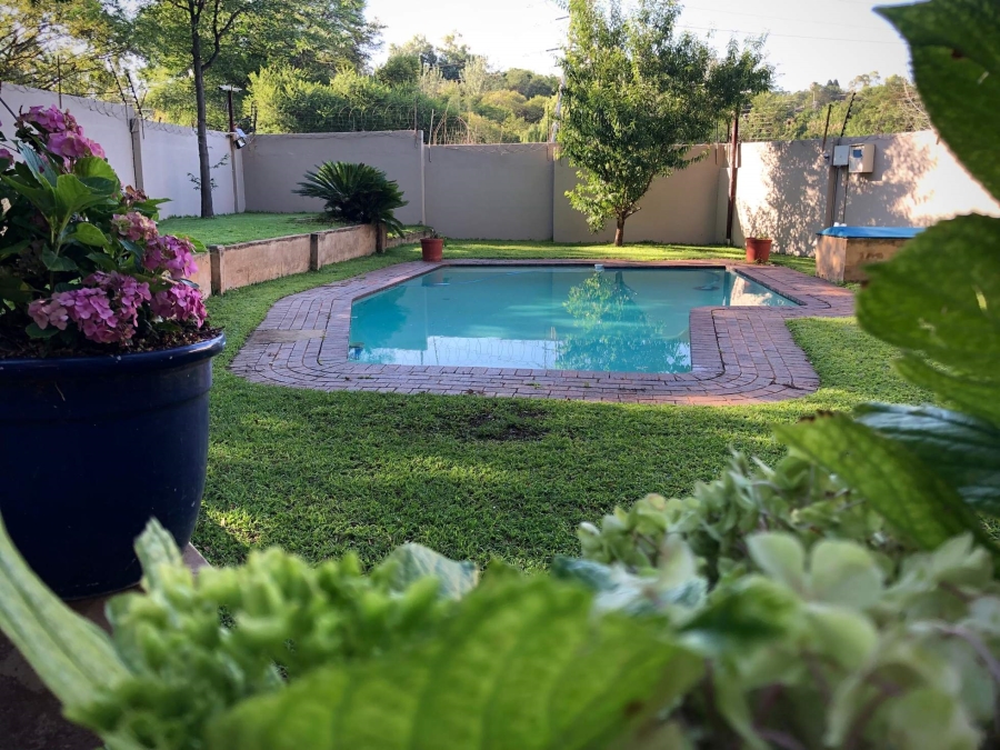 2 Bedroom Property for Sale in Sonneglans Gauteng
