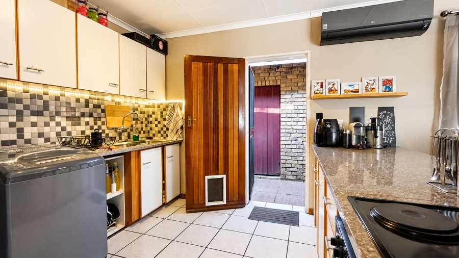 To Let 2 Bedroom Property for Rent in Rooihuiskraal North Gauteng