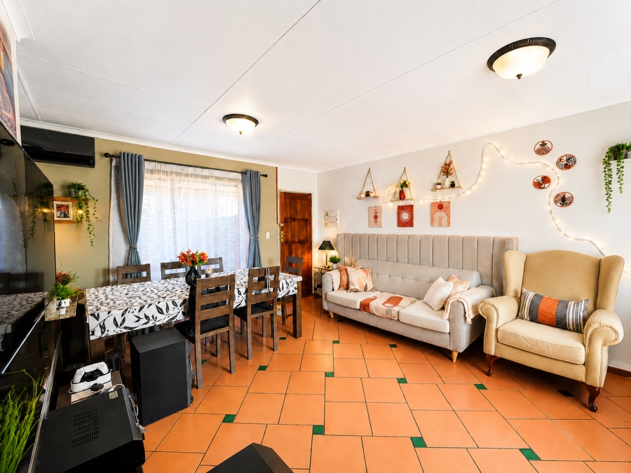To Let 2 Bedroom Property for Rent in Rooihuiskraal North Gauteng