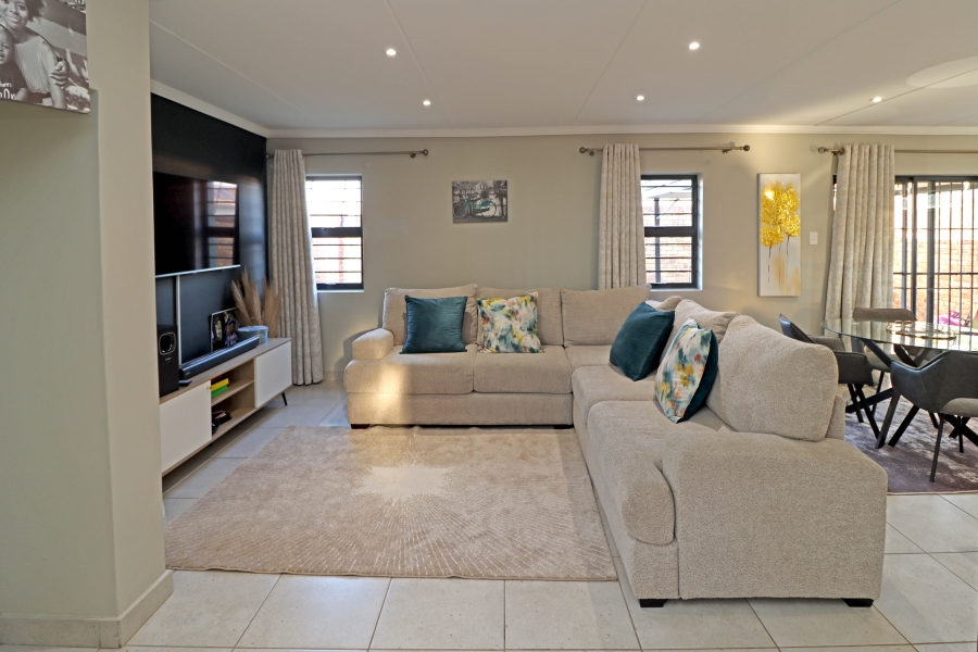 To Let 4 Bedroom Property for Rent in Cosmo City Gauteng