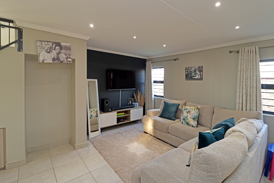 To Let 4 Bedroom Property for Rent in Cosmo City Gauteng