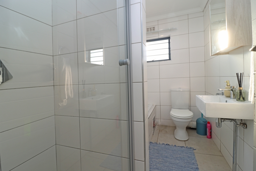 To Let 4 Bedroom Property for Rent in Cosmo City Gauteng