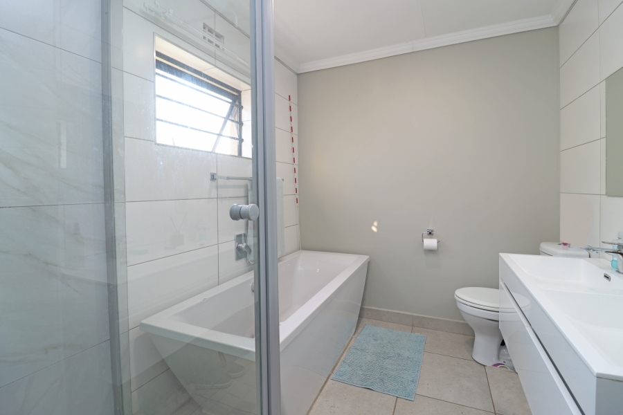 To Let 4 Bedroom Property for Rent in Cosmo City Gauteng