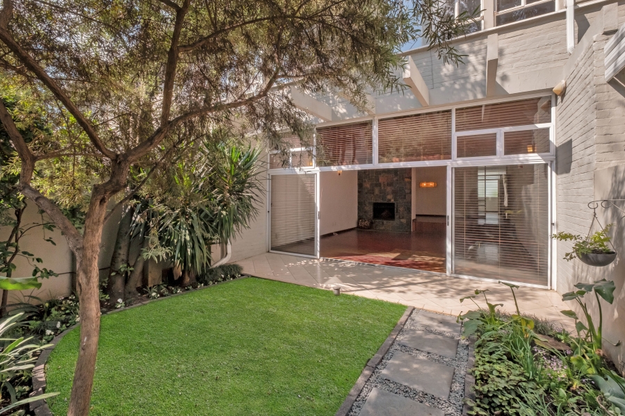 3 Bedroom Property for Sale in Atholl Gauteng