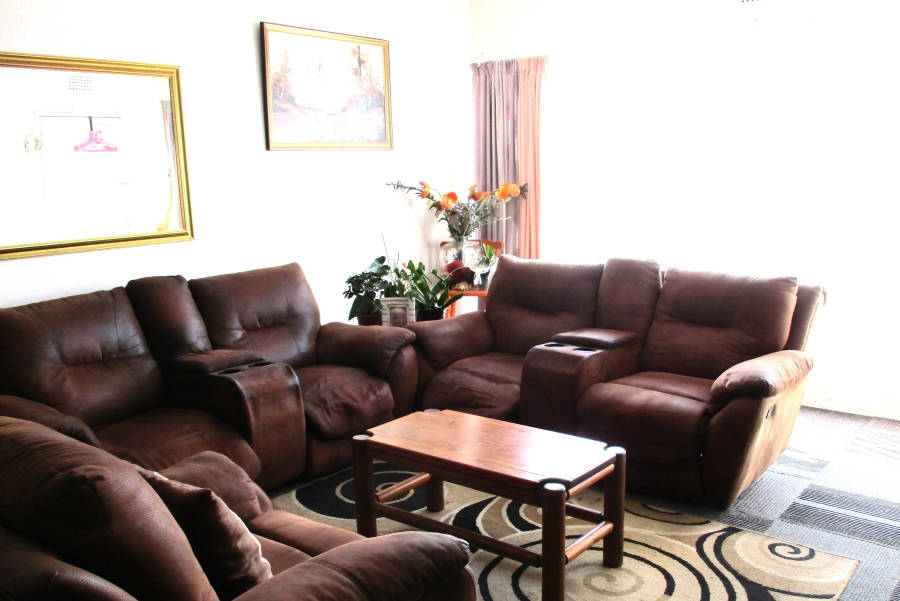 2 Bedroom Property for Sale in Kenmare Gauteng