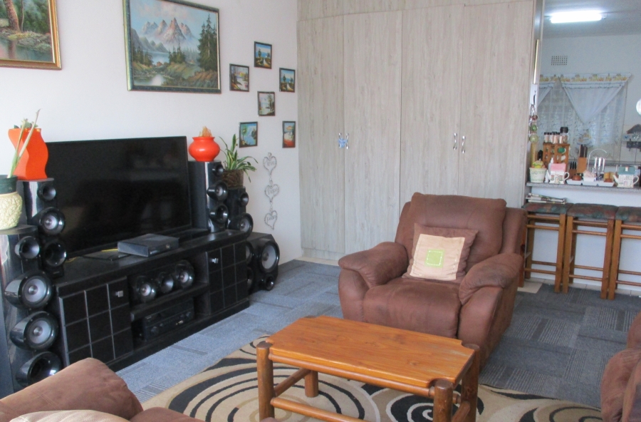 2 Bedroom Property for Sale in Kenmare Gauteng