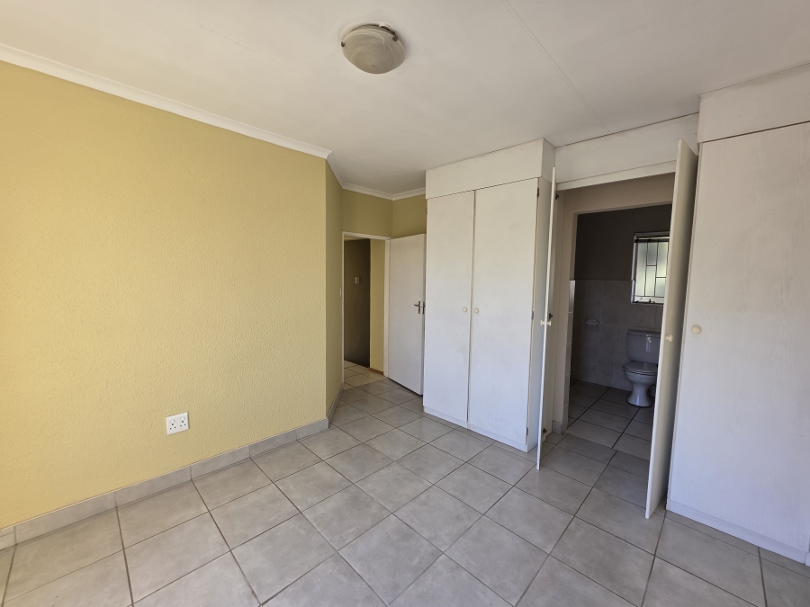 3 Bedroom Property for Sale in Kosmosdal Gauteng