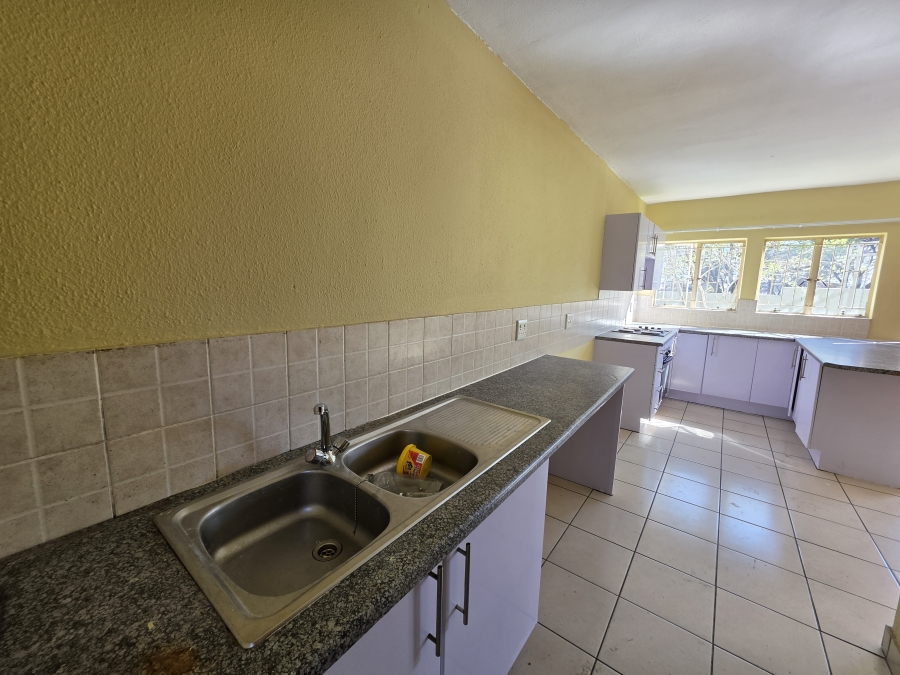 3 Bedroom Property for Sale in Kosmosdal Gauteng
