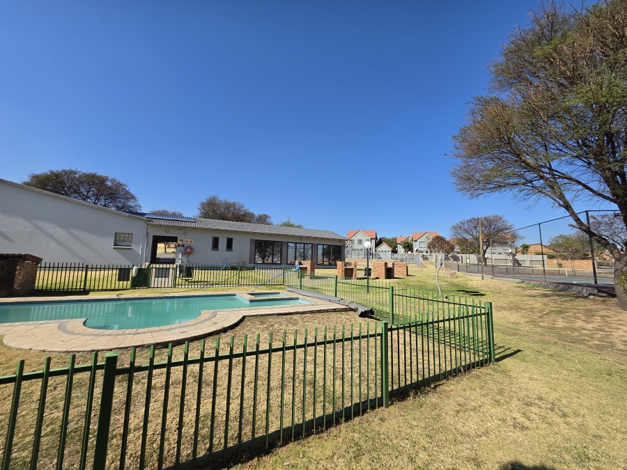 3 Bedroom Property for Sale in Kosmosdal Gauteng