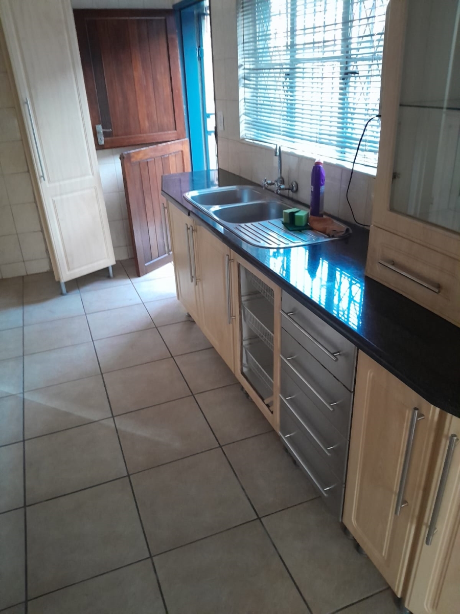 5 Bedroom Property for Sale in Van Riebeeck Park Gauteng