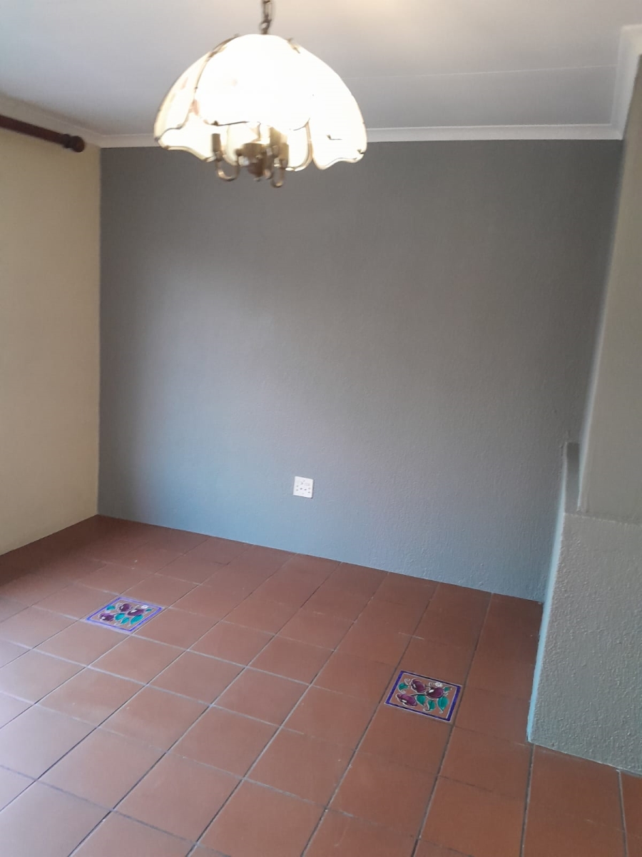 5 Bedroom Property for Sale in Van Riebeeck Park Gauteng