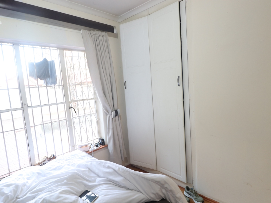 5 Bedroom Property for Sale in Van Riebeeck Park Gauteng