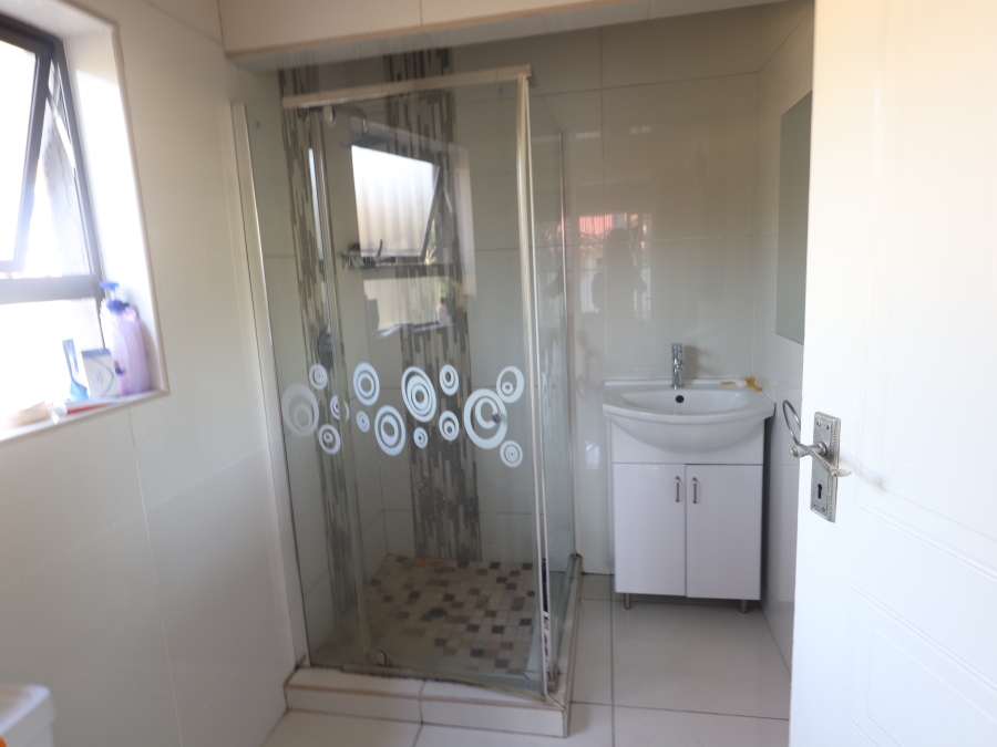 5 Bedroom Property for Sale in Van Riebeeck Park Gauteng