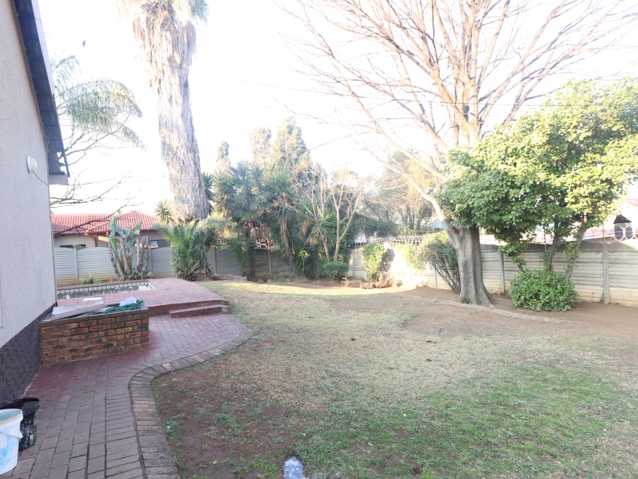 5 Bedroom Property for Sale in Van Riebeeck Park Gauteng