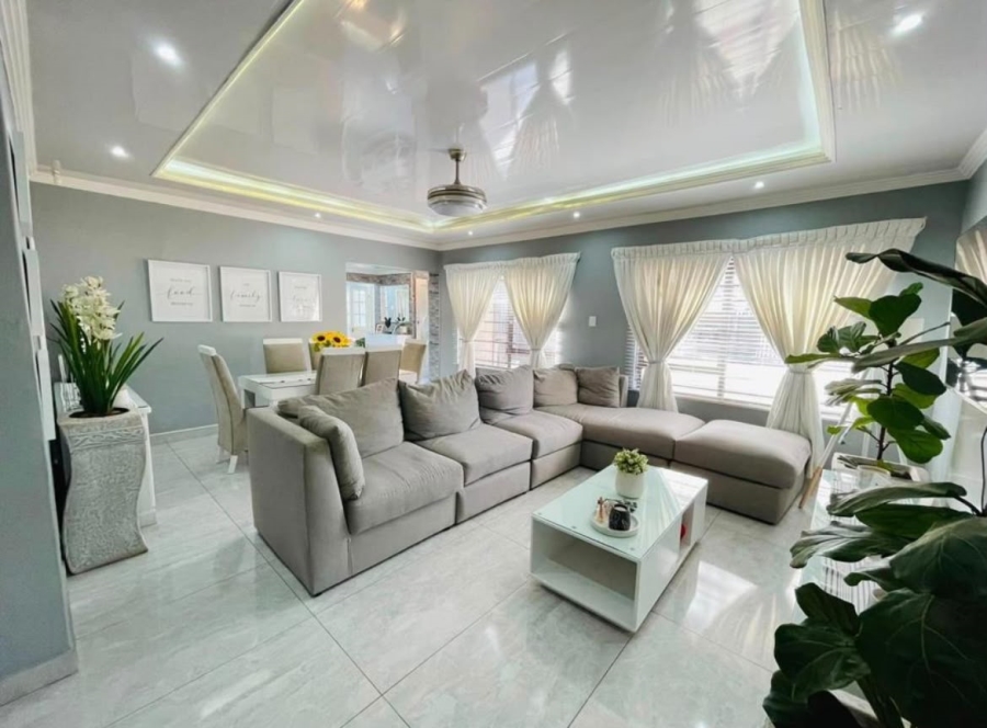 4 Bedroom Property for Sale in Brackendowns Gauteng