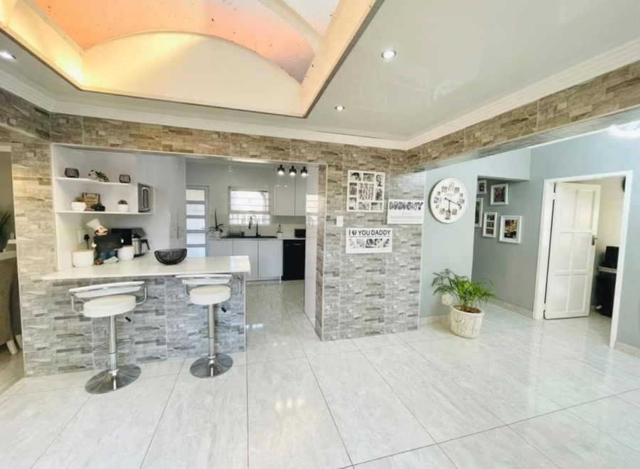 4 Bedroom Property for Sale in Brackendowns Gauteng