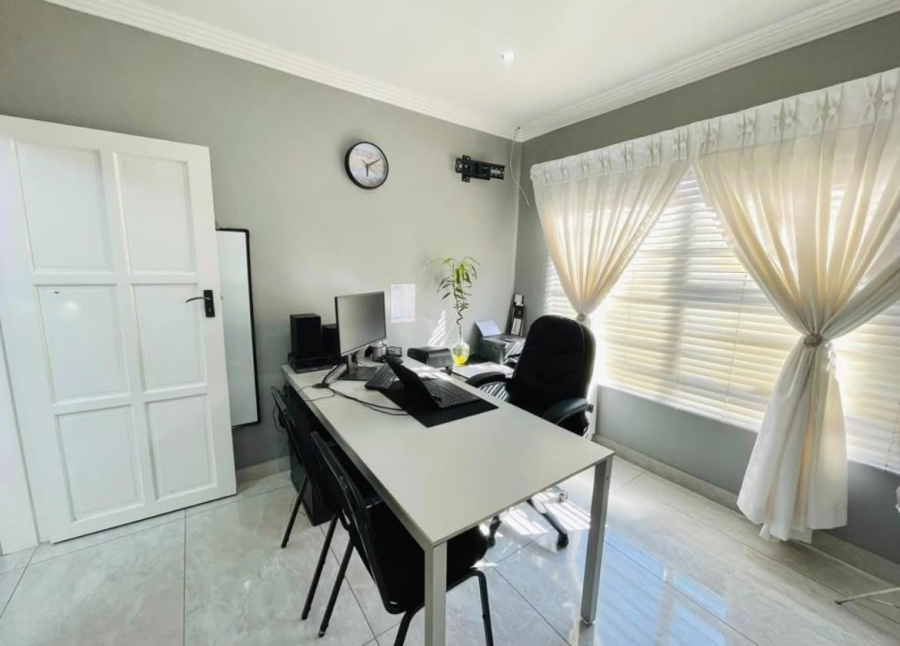 4 Bedroom Property for Sale in Brackendowns Gauteng