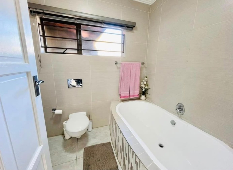 4 Bedroom Property for Sale in Brackendowns Gauteng