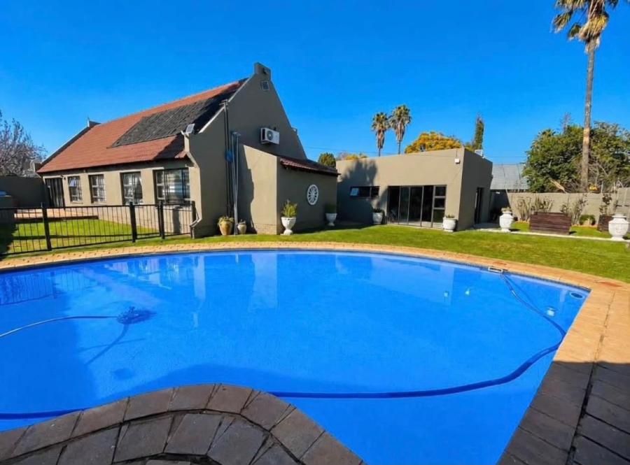 4 Bedroom Property for Sale in Brackendowns Gauteng
