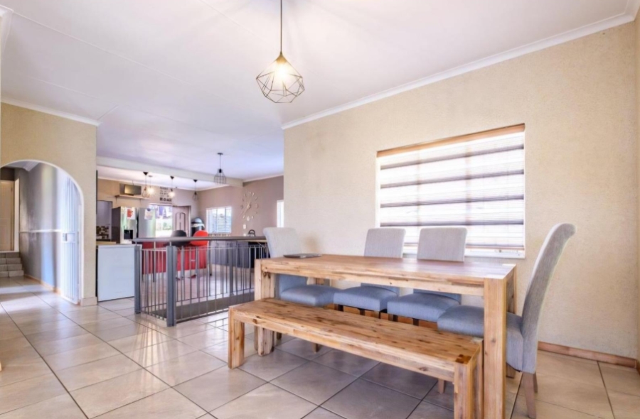 3 Bedroom Property for Sale in Mulbarton Gauteng