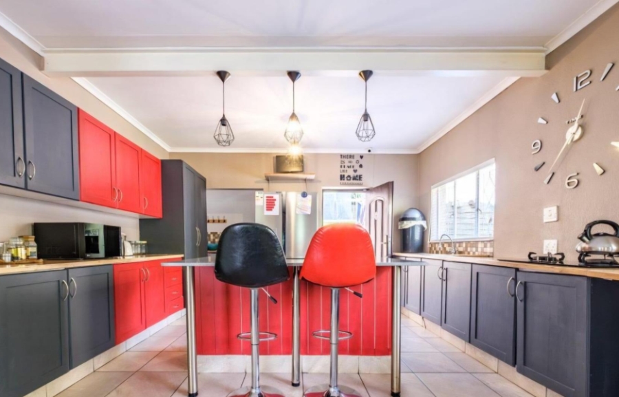 3 Bedroom Property for Sale in Mulbarton Gauteng