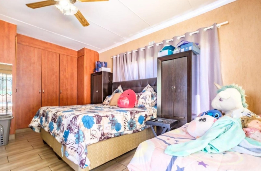 3 Bedroom Property for Sale in Mulbarton Gauteng