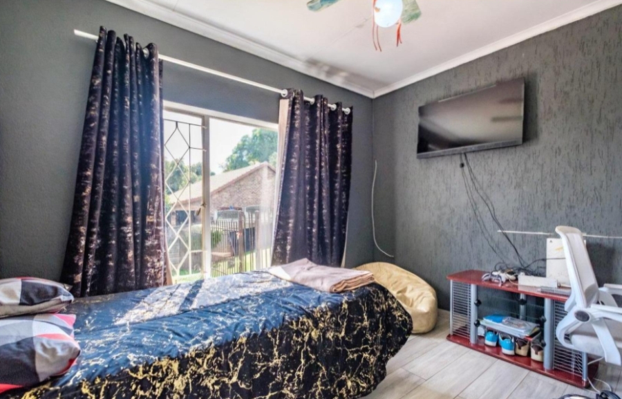 3 Bedroom Property for Sale in Mulbarton Gauteng