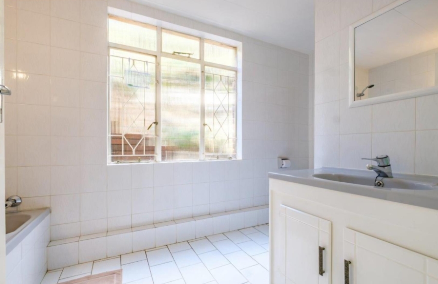 3 Bedroom Property for Sale in Mulbarton Gauteng