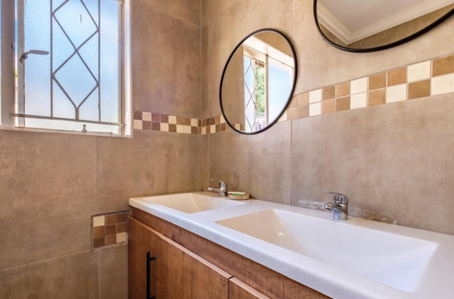 3 Bedroom Property for Sale in Mulbarton Gauteng