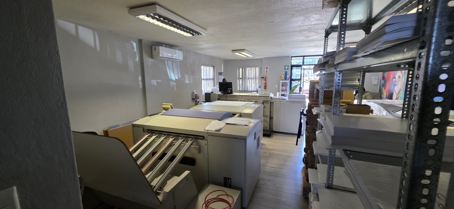 To Let Commercial Property for Rent in Barbeque Downs Gauteng