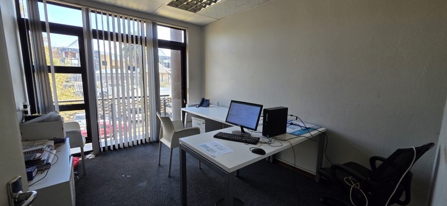 To Let Commercial Property for Rent in Barbeque Downs Gauteng
