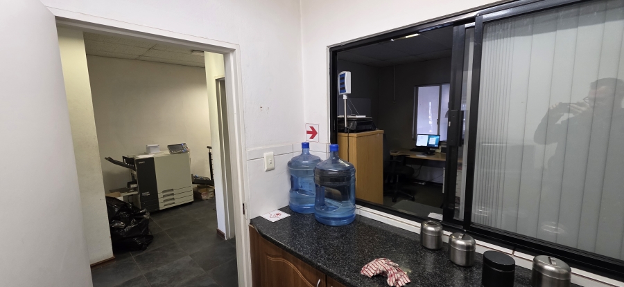 To Let Commercial Property for Rent in Barbeque Downs Gauteng
