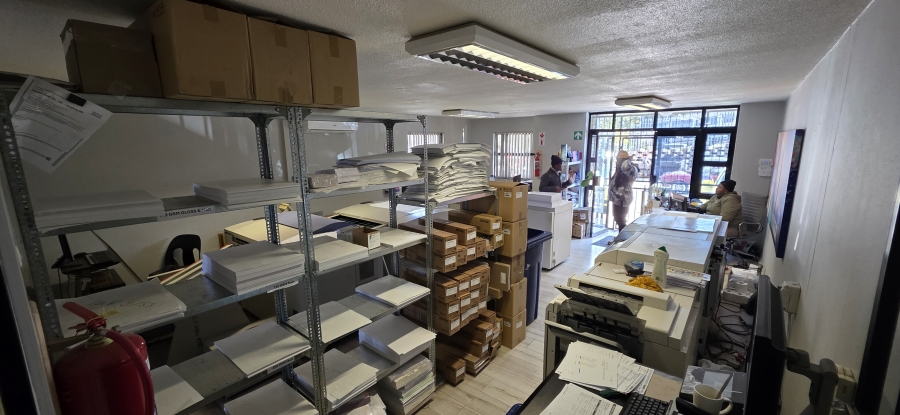 To Let Commercial Property for Rent in Barbeque Downs Gauteng